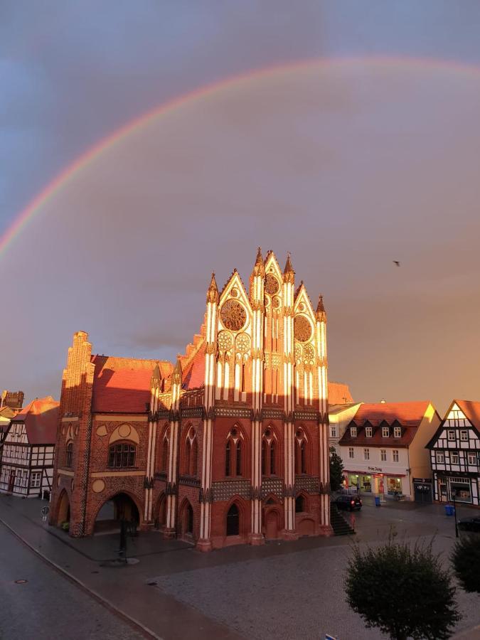 Ferienwohnung Am Rathaus Tangermuende Luaran gambar